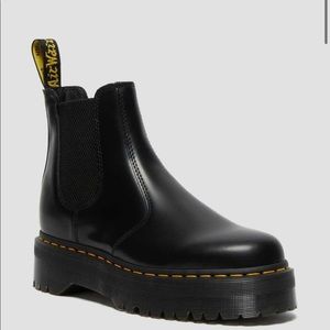 2976 POLISHED SMOOTH PLATFORM CHELSEA BOOTS